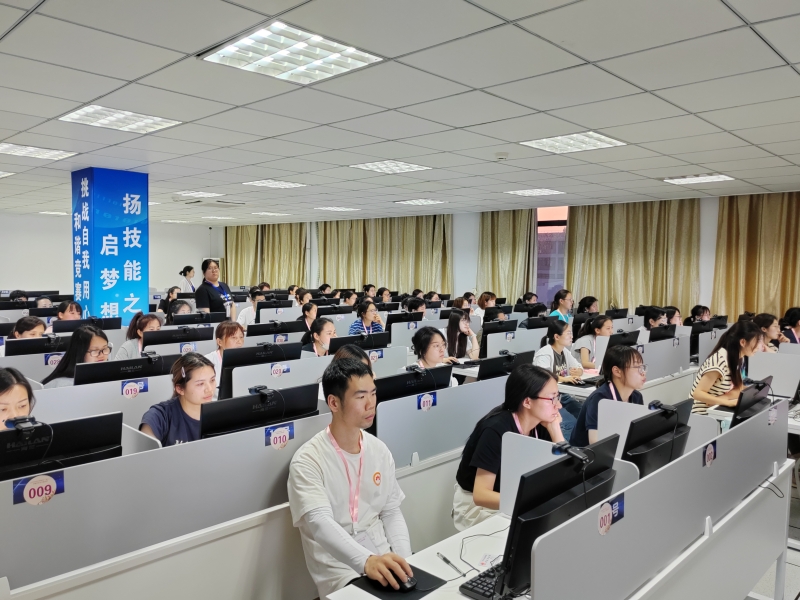 09 理論考試現場機考.jpg 09 理論考試現場機考.jpg